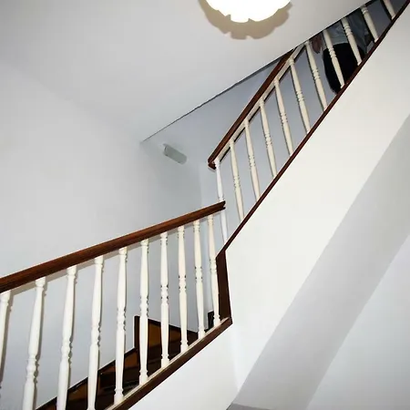3Br Townhouse In The Heart Of Santa Cruz - Next To La Paz Tram Stop *